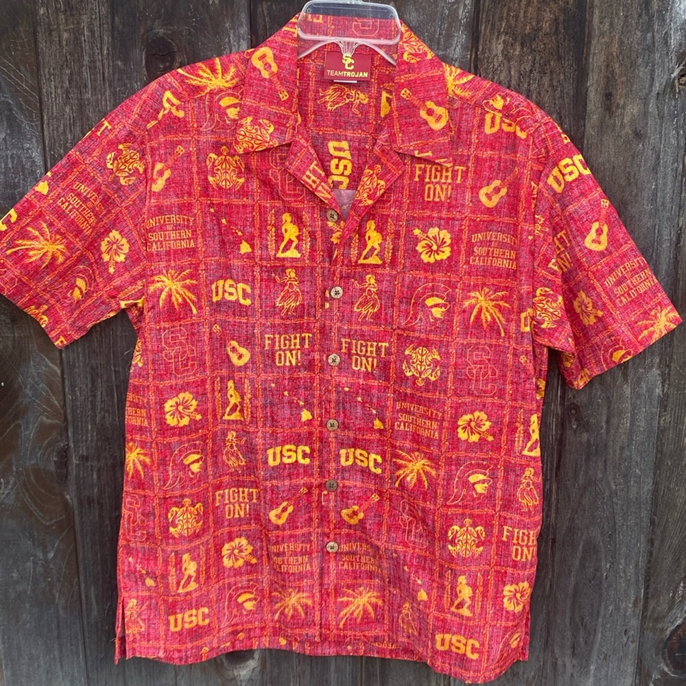 Vintage teen Trojan men’s USC fight on vintage Hawaiian shirt